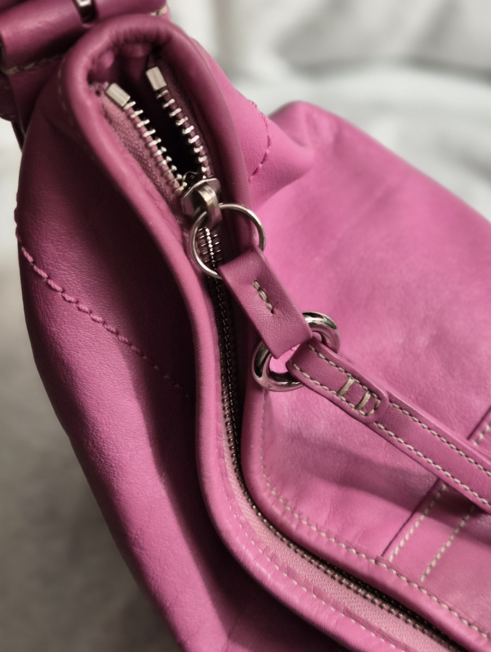 RARE Vintage Coach Soho Pink Leather Hobo Bag 3651 Y2K Bubblegum Pink - Picture 6 of 8